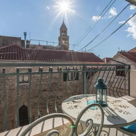 Ria In Diocletian Palace Split